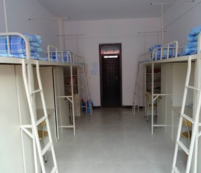 C7在线娱乐公司宿舍家具